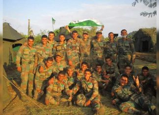 बंधुत्वाने एकत्र: तरुण अधिकारी दिवंगत एनडीए कॅडेटच्या कुटुंबाला मदत करतात, बहिणीच्या वैद्यकीय शिक्षणासाठी निधी देतात