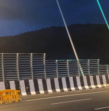क्रॉसविंड्स हाताळण्यासाठी MSRDC eway च्या नवीन लिंक ब्रिजवर पवन अडथळे बसवते
